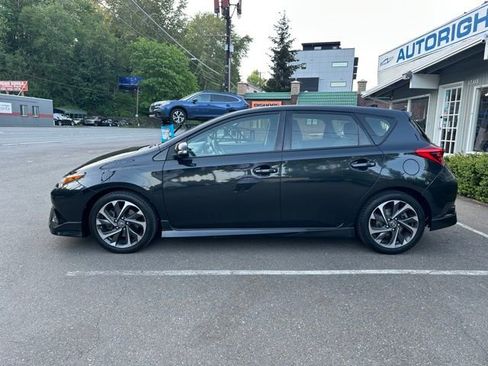 Used 2018 Toyota Corolla iM w/ All-Weather Mat Package FWD image 8