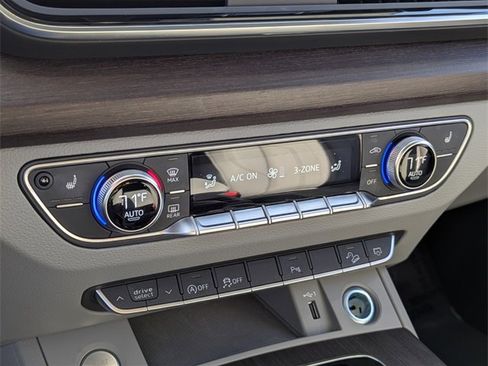 Used 2023 Audi Q5 2.0T Premium w/ Convenience Package image 20