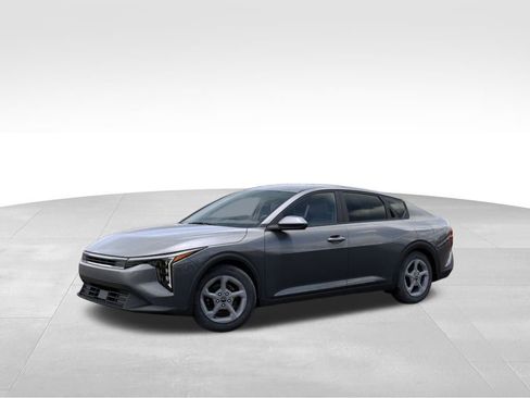 Used 2025 Kia K4 LXS image 3