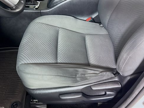 Used 2017 Toyota Highlander LE AWD/4WD image 19