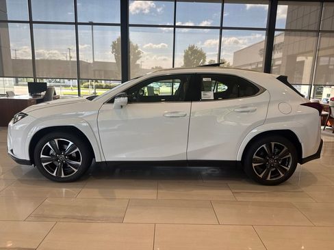 New 2026 Lexus UX 300h AWD image 2