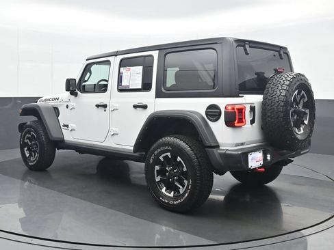 Used 2025 Jeep Wrangler Unlimited Rubicon AWD/4WD image 4