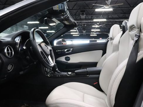 Used 2015 Mercedes-Benz SLK 250 image 18