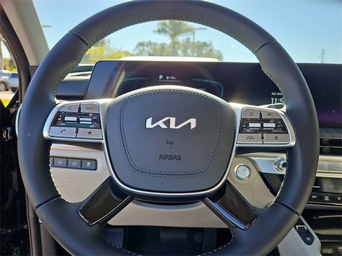 New 2025 Kia Telluride EX w/ EX Captain's Chair Package image 17