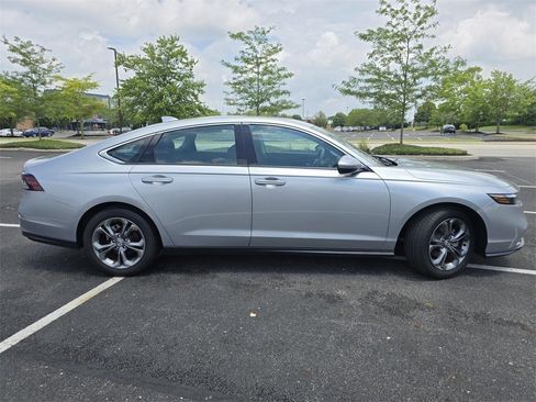 Used 2024 Honda Accord EX image 19