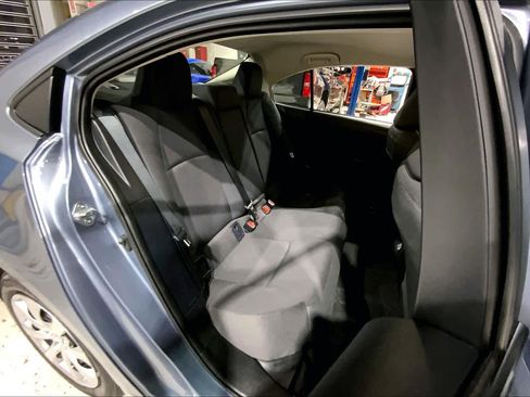 Used 2025 Toyota Corolla LE image 20