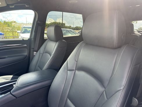 Used 2023 Buick Enclave Essence FWD image 27