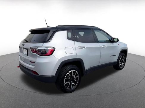 Used 2025 Jeep Compass Trailhawk AWD/4WD image 15