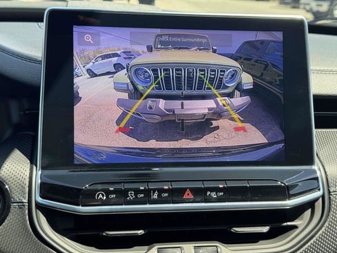 Used 2025 Jeep Compass Limited w/ Sun & Sound Group AWD/4WD image 26