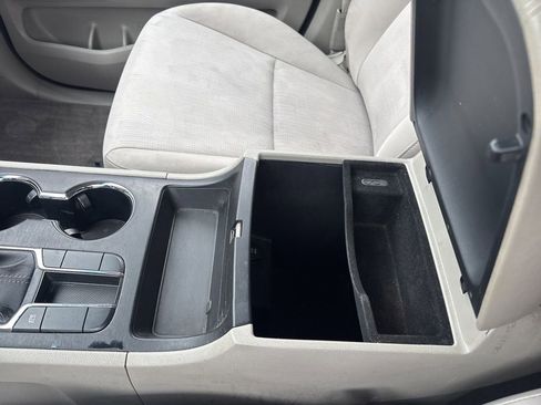 Used 2021 Kia Sedona LX FWD image 40