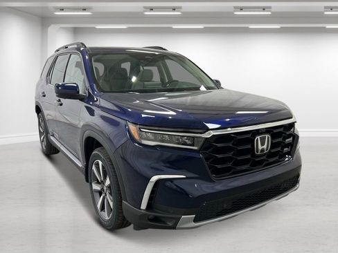 New 2025 Honda Pilot Touring image 6
