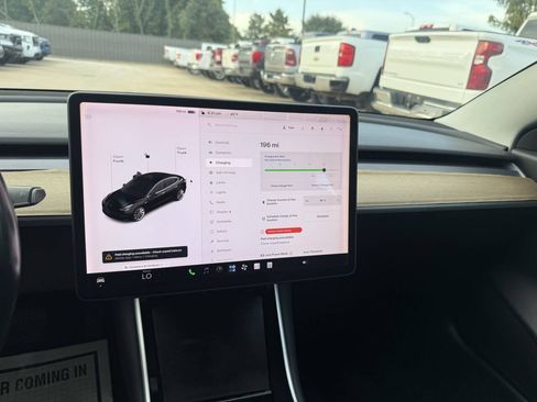 Used 2018 Tesla Model 3 Long Range RWD image 24