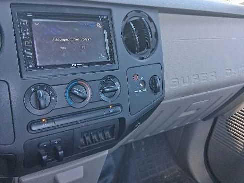 Used 2009 Ford F250 XL AWD/4WD image 12