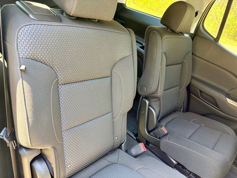 Used 2023 GMC Acadia SLE w/ Driver Convenience Package FWD image 20