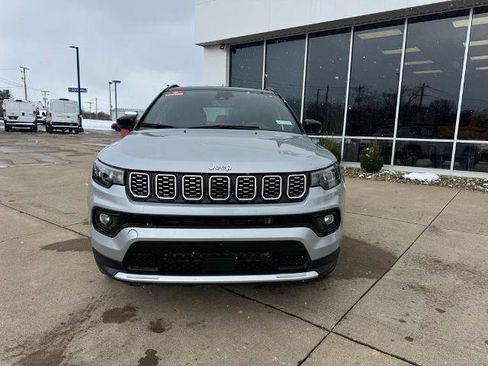 Used 2025 Jeep Compass Limited image 2