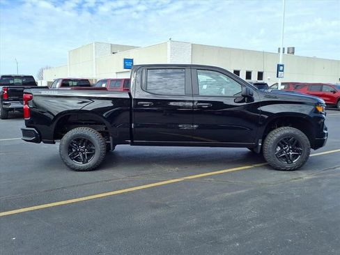 New 2026 Chevrolet Silverado 1500 Custom Trail Boss w/ Midnight Edition AWD/4WD image 2