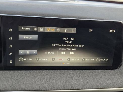 Certified 2025 Nissan Kicks SV image 25