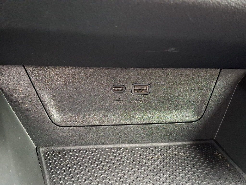 Used 2026 Chevrolet Equinox LT AWD/4WD image 24