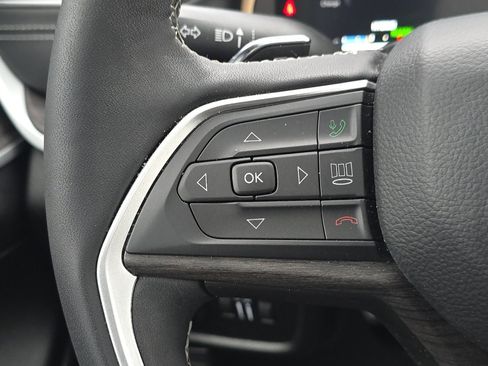 Used 2025 Jeep Grand Cherokee Limited 4xe image 32