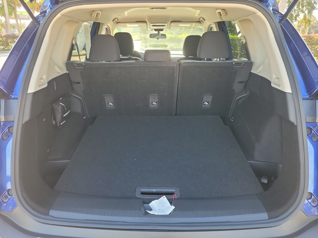 Certified 2023 Nissan Rogue SV FWD image 8