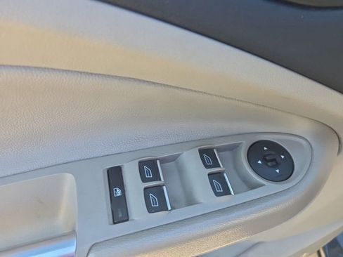Used 2019 Ford Escape SEL FWD image 16