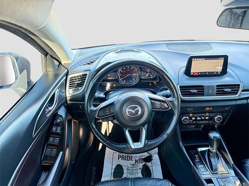 Used 2018 MAZDA MAZDA3 Grand Touring image 22