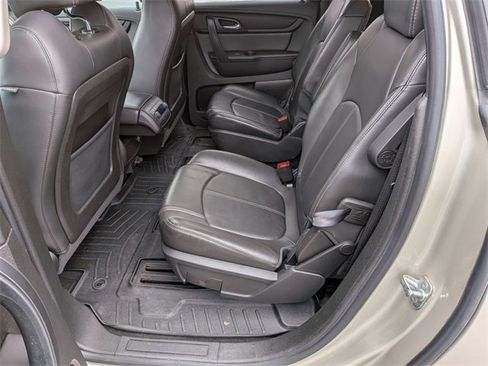 Used 2017 Chevrolet Traverse LT image 22