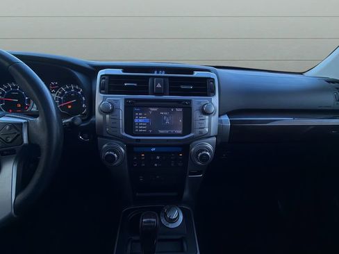 Used 2014 Toyota 4Runner Limited image 10