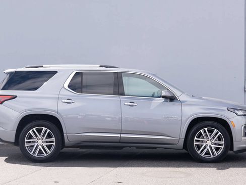 Used 2023 Chevrolet Traverse High Country AWD/4WD image 32