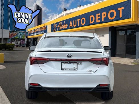 Used 2019 Toyota Avalon Limited FWD image 4