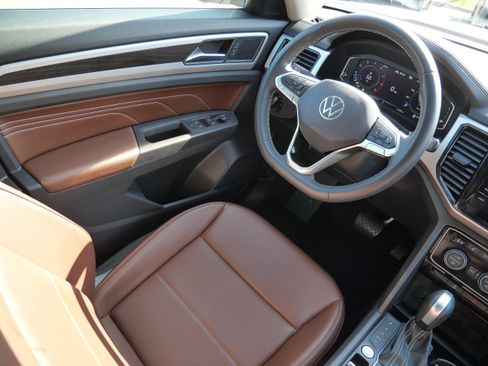 Used 2022 Volkswagen Atlas SE image 9