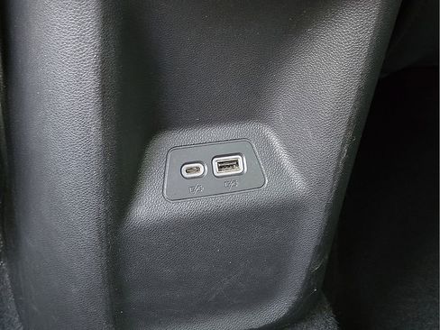 Used 2023 Buick Envision Preferred image 17