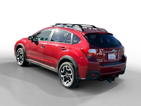 Used 2017 Subaru Crosstrek 2.0i Premium image 3