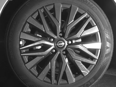 Used 2025 Nissan Altima 2.5 SV image 12