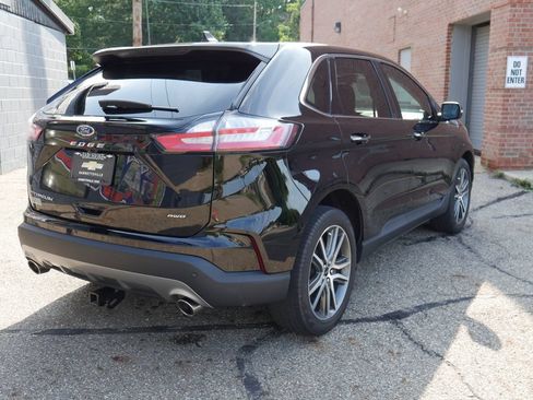 Used 2024 Ford Edge Titanium AWD/4WD image 2