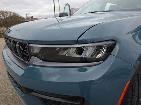 New 2026 Jeep Grand Cherokee Limited image 32