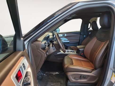 Used 2023 Ford Explorer King Ranch w/ Technology Package RWD image 24