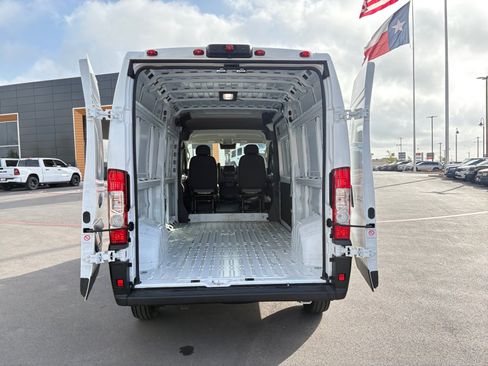 Used 2026 RAM ProMaster 2500 w/ Convenience Group FWD image 22