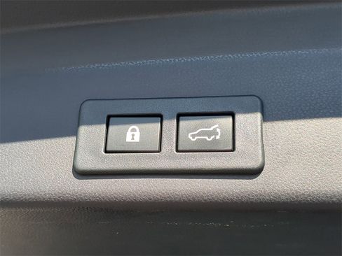 Used 2022 Subaru Ascent Touring image 10