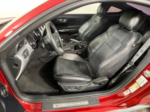 Used 2015 Ford Mustang GT Premium image 25