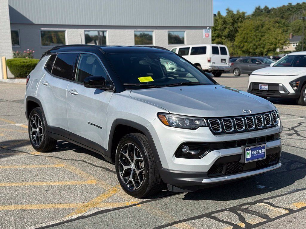 Used 2024 Jeep Compass Limited AWD/4WD image 7