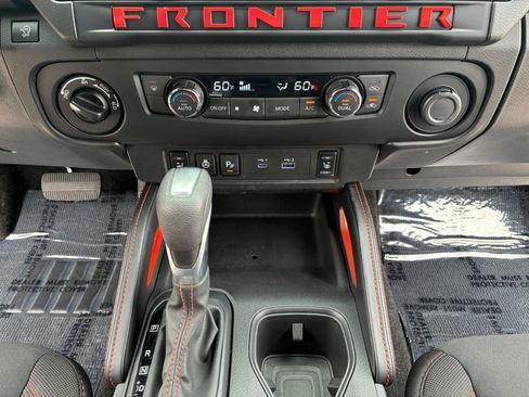 Used 2026 Nissan Frontier PRO-4X AWD/4WD image 21