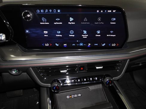 Used 2025 Chevrolet Suburban RST image 23