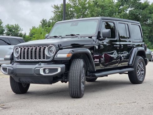 Used 2024 Jeep Wrangler Unlimited Sahara w/ Technology Group AWD/4WD image 25