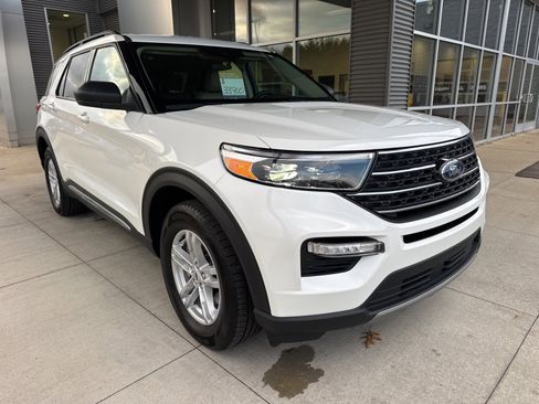 Certified 2023 Ford Explorer XLT w/ Equipment Group 202A image 10