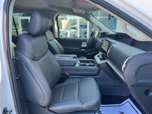 New 2026 Ford Expedition Active RWD image 7