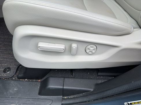 Used 2025 Honda Odyssey EX-L image 13