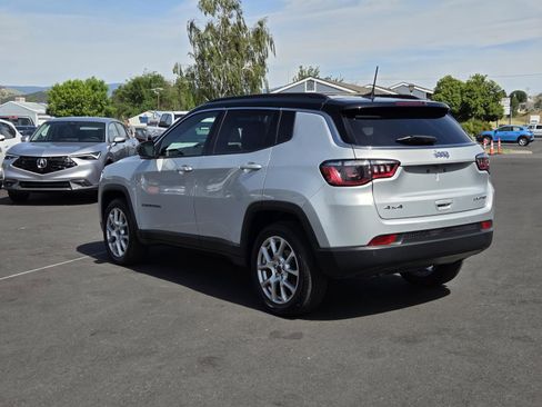 Used 2025 Jeep Compass Limited AWD/4WD image 7