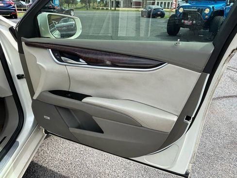 Used 2013 Cadillac XTS Platinum image 23