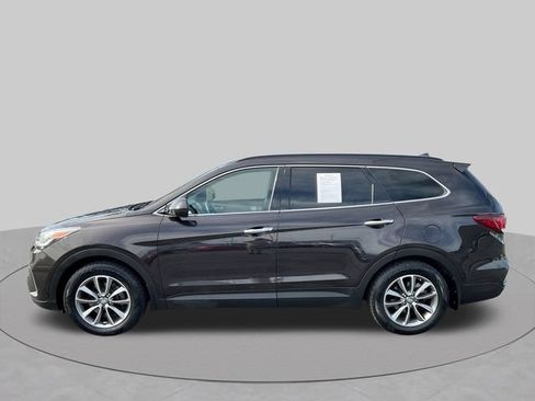 Used 2017 Hyundai Santa Fe SE AWD/4WD image 6